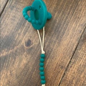 Evergreen flat pacifier and clip - Ryan and rose